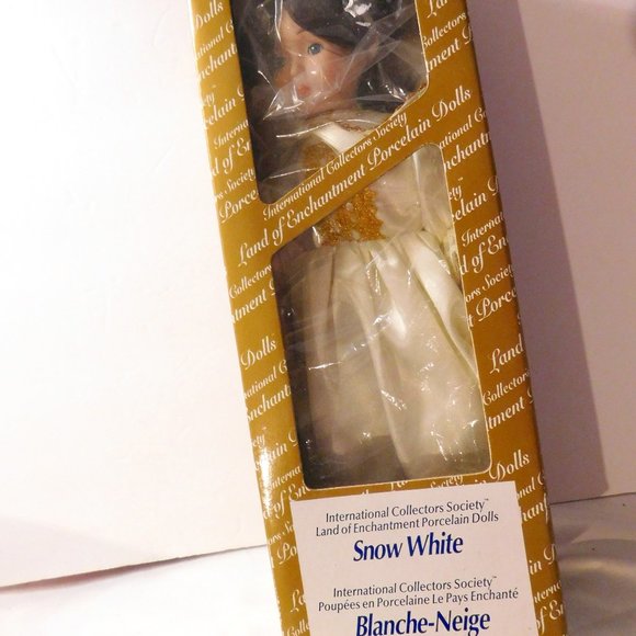 Snow White Land of Enchantment Porcelain Doll International Collectors Society - Picture 1 of 11